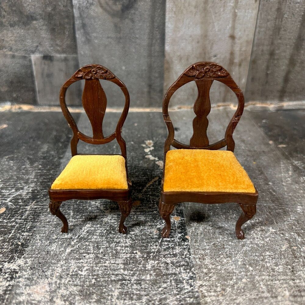 Dollhouse Sonia Messer‎ Chairs With Label - Damaged